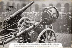 CPA Militaria Paris Musee de l'armee Projecteur pris aux Allemands en Artois et Champagne 