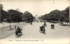 CPA Paris Rond Point et l'Avenue des Champs Elysees