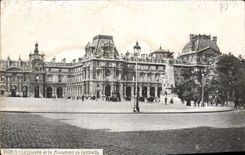 CPA Paris Le Louvre et le monument de Gambetta