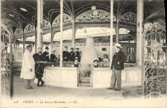 CPA Thermalisme Vichy La Source Mesdames