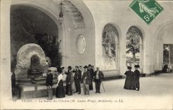 CPA Thermalisme Vichy La Source Des Celestins