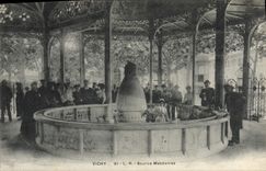 CPA Thermalisme Vichy Source Mesdames
