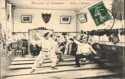 CPA Escrime Mouins 10eme Chasseurs Salle d'armes Militaria