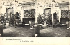 CPA Bateau Paquebot A bord d'un transatlantique Le grand salon