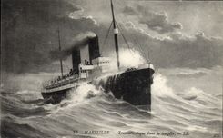 CPA Bateau Paquebot Transatlantique dans la tempete 