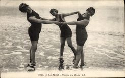 VINTAGE POSTCARD Women Bathing suit Pleasure of the bath