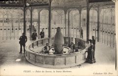 CPA Thermalisme Vichy Palais des Sources La source Mesdames