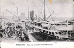 CPA Bateau Paquebot Bordeaux Embarquement a bord de l'Atlantique