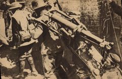 CPA Militaria Collection Guyot photographe L'Illustration Canon 
