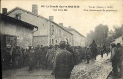CPA Militaria Valmy defile d'un detachement de prisonniers 