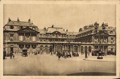 VINTAGE POSTCARD Paris the Palais Royal