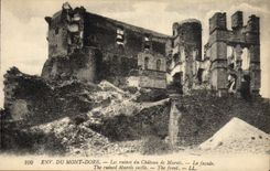 CPA Env Du Mont Dore les Ruines du Chateau de Murols La facade