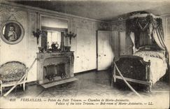 VINTAGE POSTCARD Palate of Versailles Palate of Small Trianon Room of Marie Antoinette
