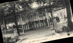 VINTAGE POSTCARD Vichy Source De I' Hopital