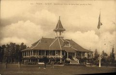 VINTAGE POSTCARD Vichy the Golf Players forming their part of golf