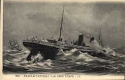 CPA Bateau Paquebot Transatlantique par gros temps