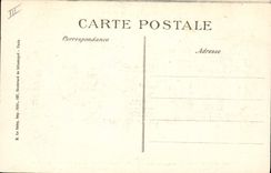 VINTAGE POSTCARD Militaria Wound German in the schoolyard of Varreddes