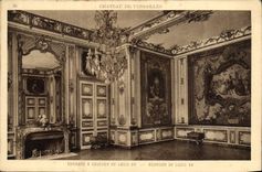 VINTAGE POSTCARD Versailles Room To be slept Of Louis XV