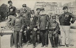 CPA Militaria Inauguration de la statue de Garibaldi 13 juillet 1907 Les veterans Garibaldiens a Paris Medaille TOP