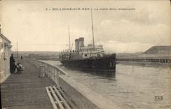CPA Bateau Boulogne sur Mer La malle dans l'avant port 