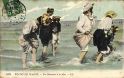 VINTAGE POSTCARD Folklore Bathing suit Woman One Sunday with the sea