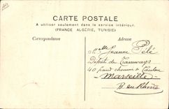 CPA Folklore Pyrenees Orientales Catalanes travaillant a la broderie