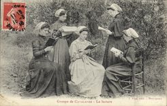 CPA Folklore Groupe de Catalanes La lecture 