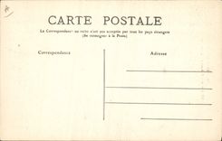 CPA Folklore Pyrenees Une fileuse d'aujourd'hui