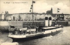 VINTAGE POSTCARD Boat the steamer Arundel