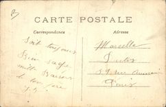 VINTAGE POSTCARD Militaria Prisonniers German wound in front of an English ambulance of countryside