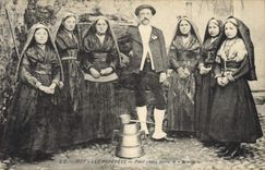 CPA Folklore Pyrenees Petit repos apres le Branle 