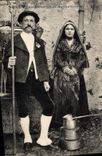CPA Folklore Pyrenees Guide Ossalois et sa promise 