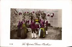 CPA Folklore Pyrenees Danse Ossaloise 