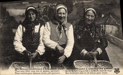 CPA Folklore Pyrenees Femmes 