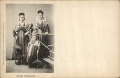 CPA Pyrenees Groupe Bethmalais Folklore