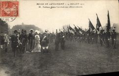 CPA Revue de Longchamp 14 juillet 1910 M Fallieres donne l'accolade aux officiers decores 