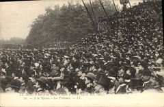 CPA MM le Roi d'Italie et la reine a Paris 1903 A la revue Les tribunes