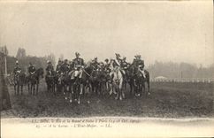 CPA MM le Roi d'Italie et la reine a Paris 1903 A la revue L'Etat major