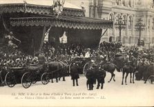 CPA MM le Roi d'Italie et la reine a Paris 1903 Visite a l'Hotel de Ville La reine monte en voiture