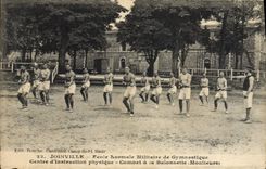 VINTAGE POSTCARD Teacher training school of Gymnastics and Joinville fencing the bridge Centers physical instruction Combat with the bayonet