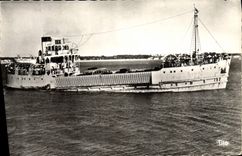 VINTAGE POSTCARD Boat Royan Cordovan Vat of Royan to the Low register point