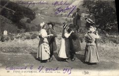 CPA Folklore Auvergne La bourree