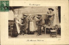 CPA Folklore Auvergne La bourree