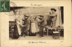 CPA Folklore Auvergne La bourree Vis a vis 