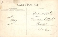 Folklore de la POSTAL de la VENDIMIA en Bretaña joven bretona y su cerdo del cerdo de la felicidad de la puerta