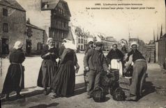 Marineros del folklore de la POSTAL de la VENDIMIA que entregan su pecado la salida para la fábrica de Bretaña