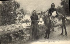 CPA Lourdes Types du pays Ane Mule