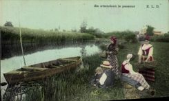 CPA Folklore En attendant le passeur