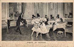 CPA Danse au chateau