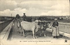 VINTAGE POSTCARD Vichy Coach the bridge of Vichy Bourbonnais Coach